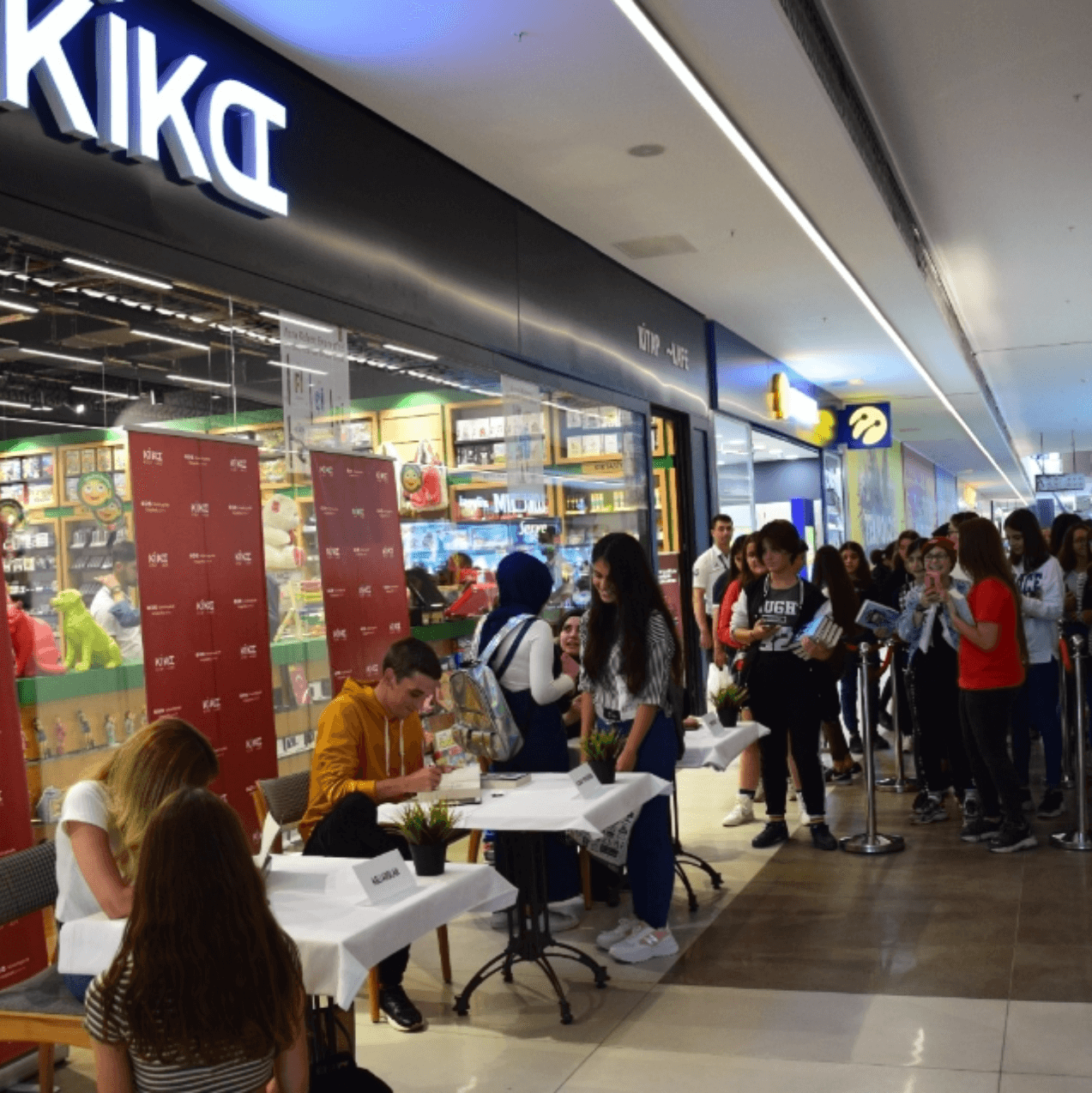 İzmir Westpark AVM Zeynep Sey, Koray Yersüren, Aslı Arslan İmza Günü