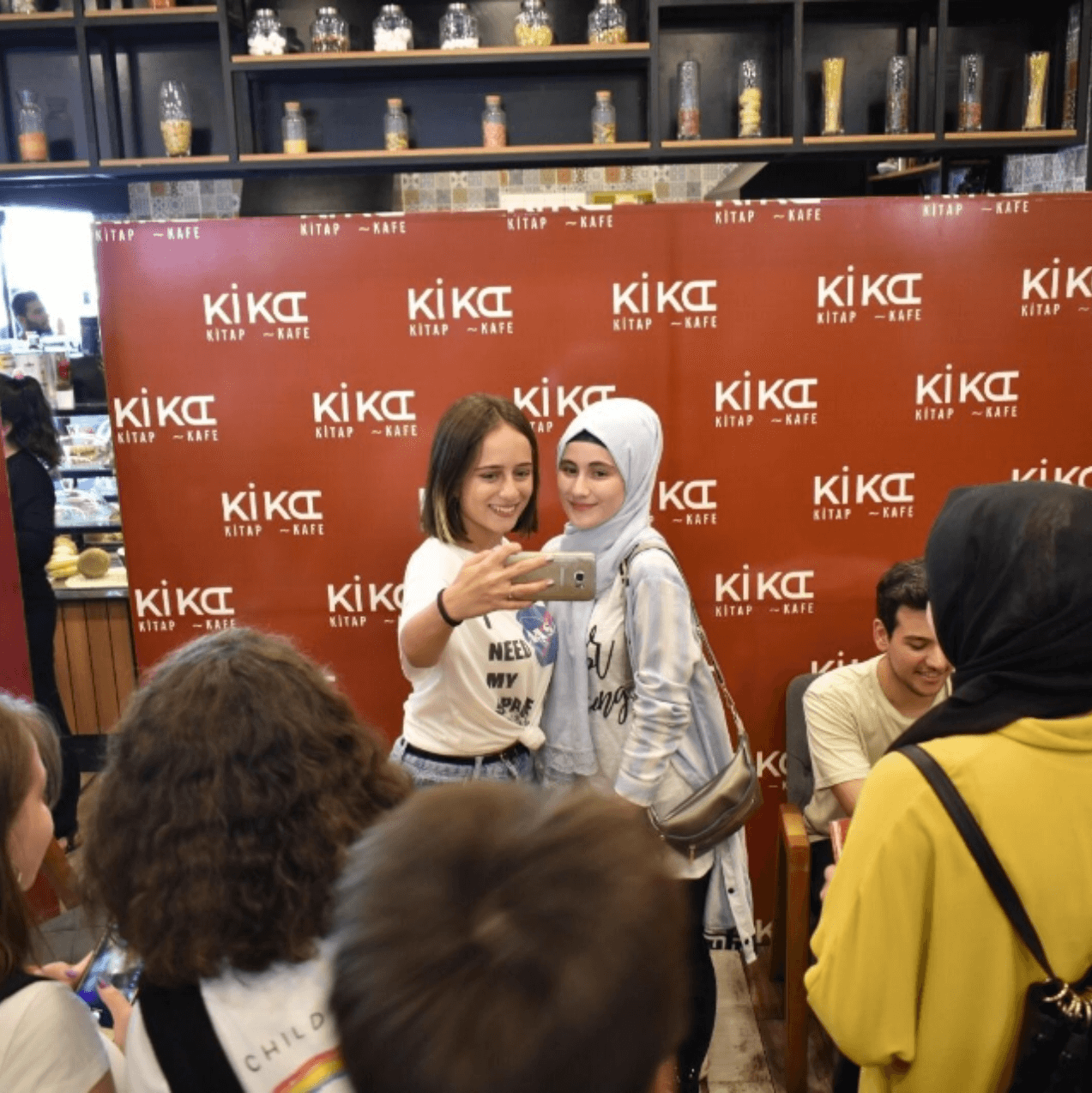 Emre Gül, Dilara Keskin, M. Rise ve Zeynep Sey İmza Günü