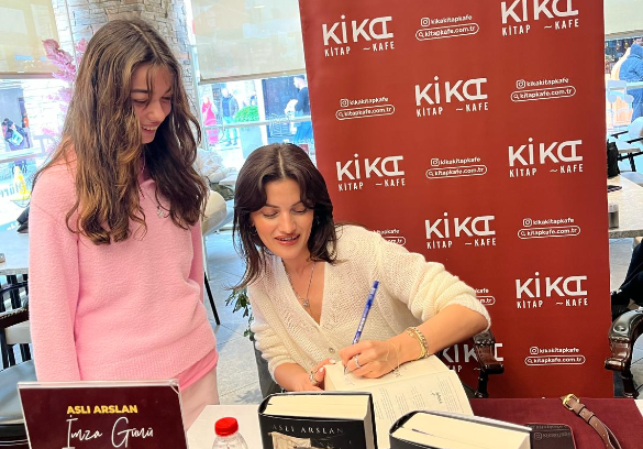 Sakarya Aslı Arslan İmza Etkinliği